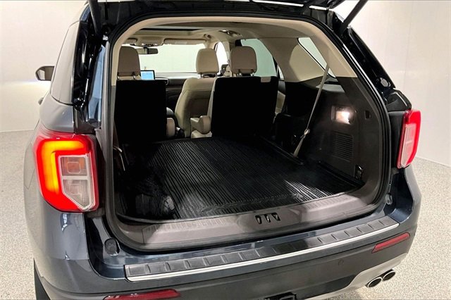 Used 2022 Ford Explorer Platinum w/ Technology Package image 40