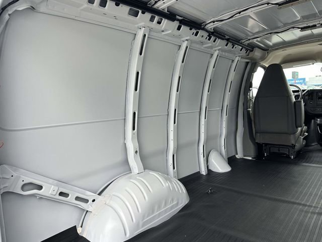 New 2025 Chevrolet Express 2500 Work Van w/ Driver Convenience Package image 10