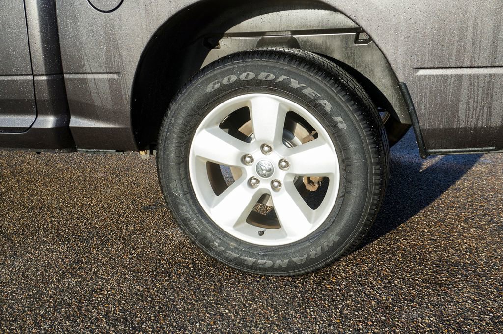 Used 2023 RAM 1500 Classic SLT image 30