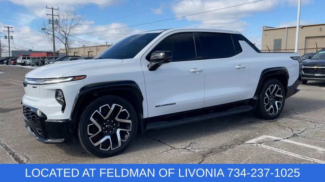 Certified 2024 Chevrolet Silverado EV RST image 4