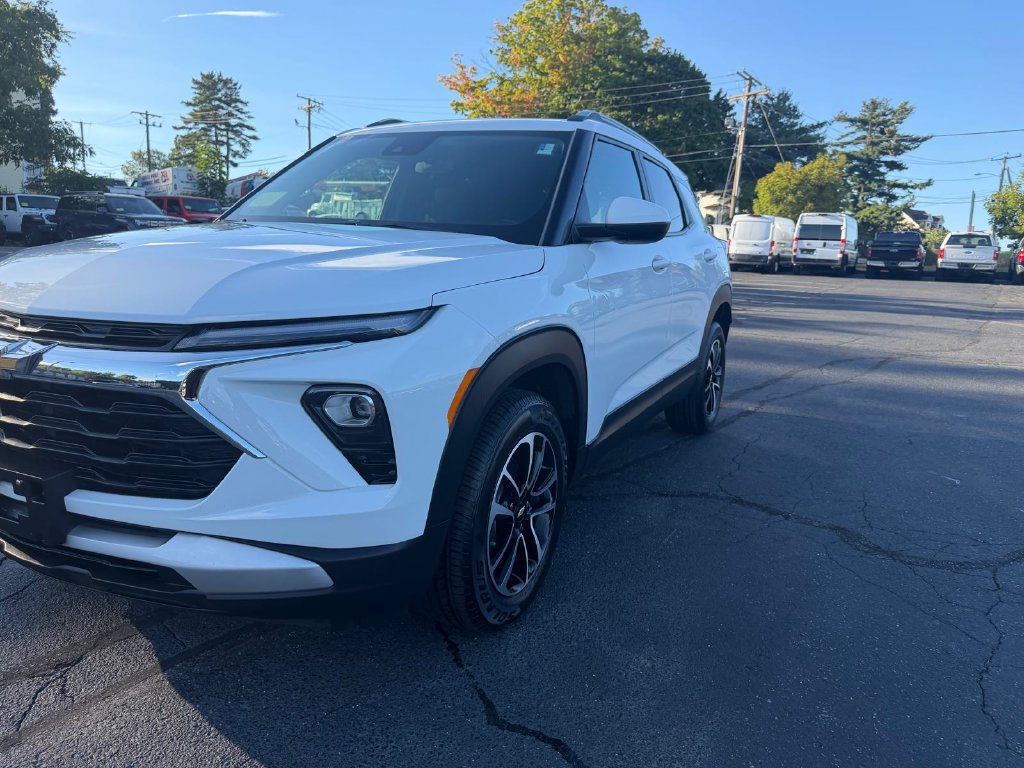 Used 2025 Chevrolet TrailBlazer LT AWD/4WD image 20