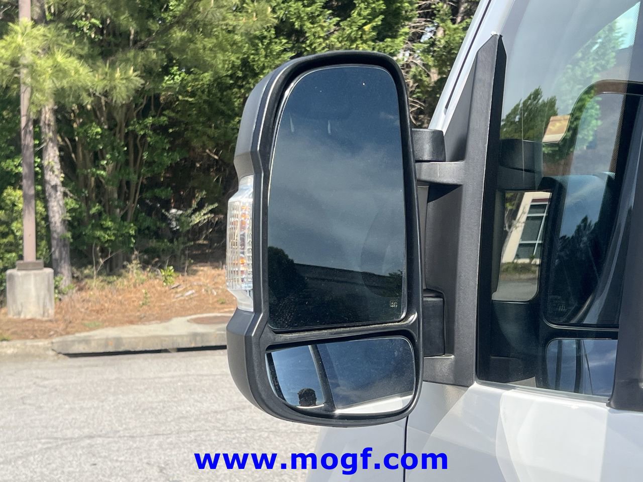 Used 2025 RAM ProMaster 2500 w/ Convenience Group image 31