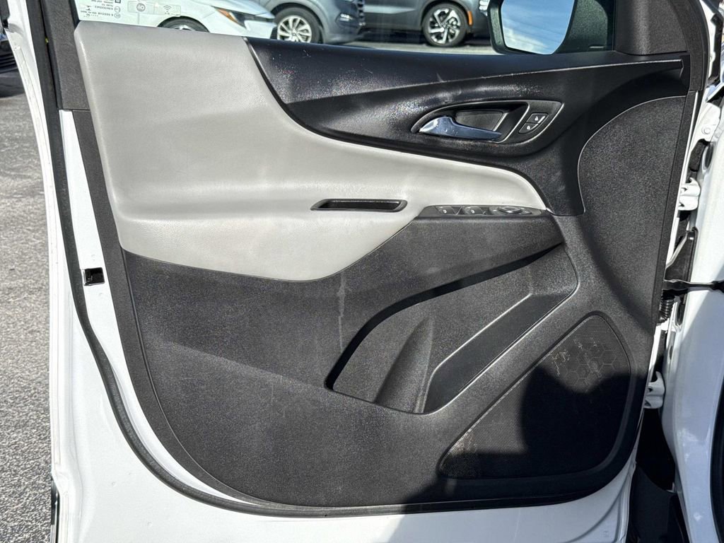 Used 2020 Chevrolet Equinox LS image 19