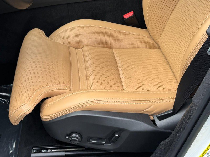 Certified 2023 Volvo XC60 B6 Ultimate w/ Protection Package Premier image 25