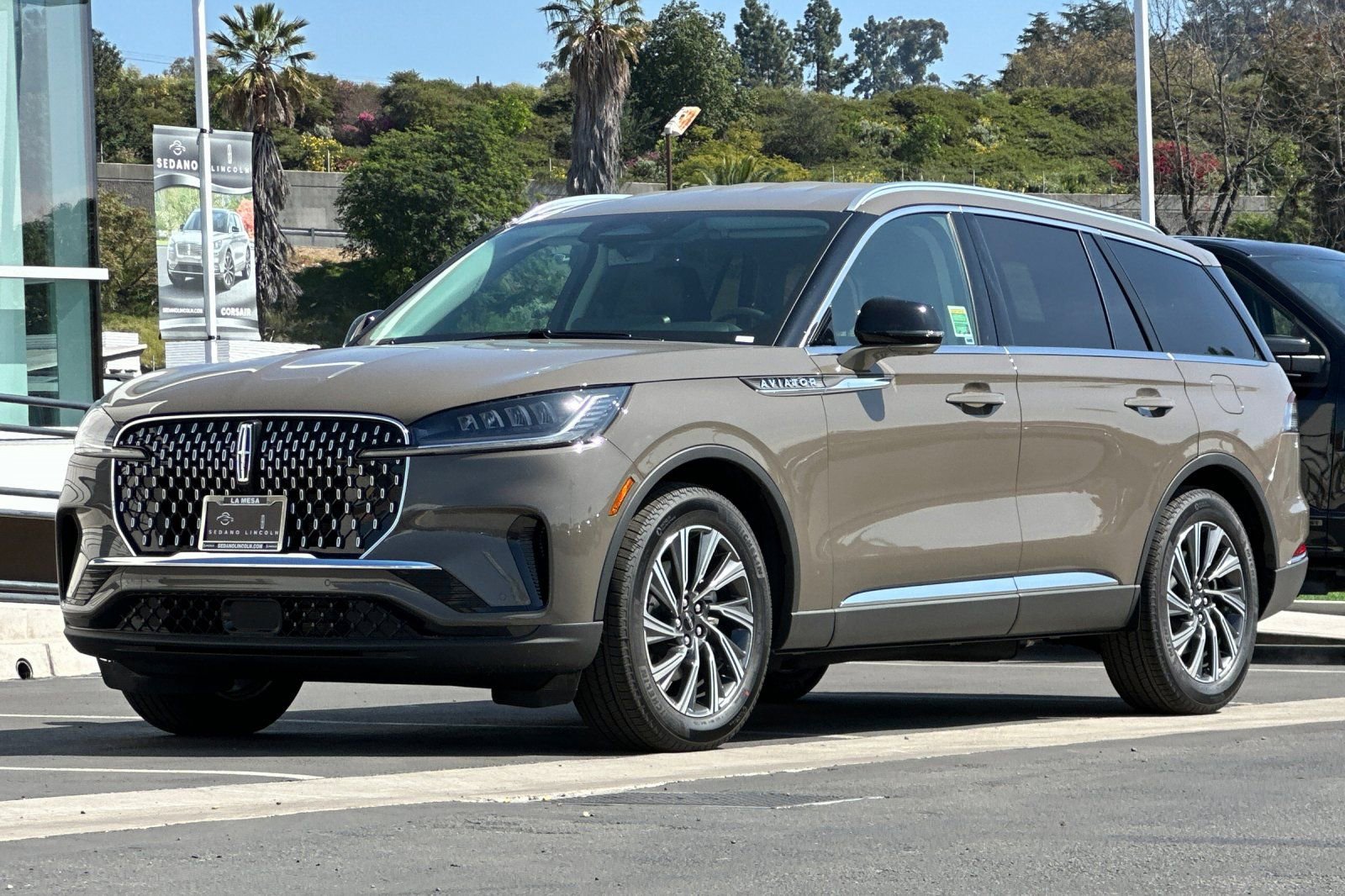 New 2026 Lincoln Aviator 2WD image 7