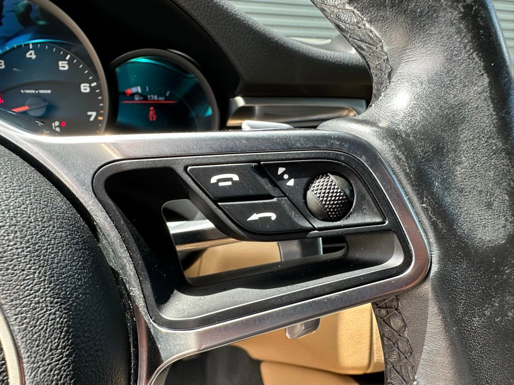 Certified 2018 Porsche Macan w/ Premium Package Plus AWD/4WD image 23