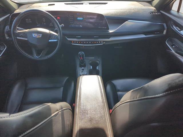 Used 2025 Cadillac XT4 Premium Luxury image 17
