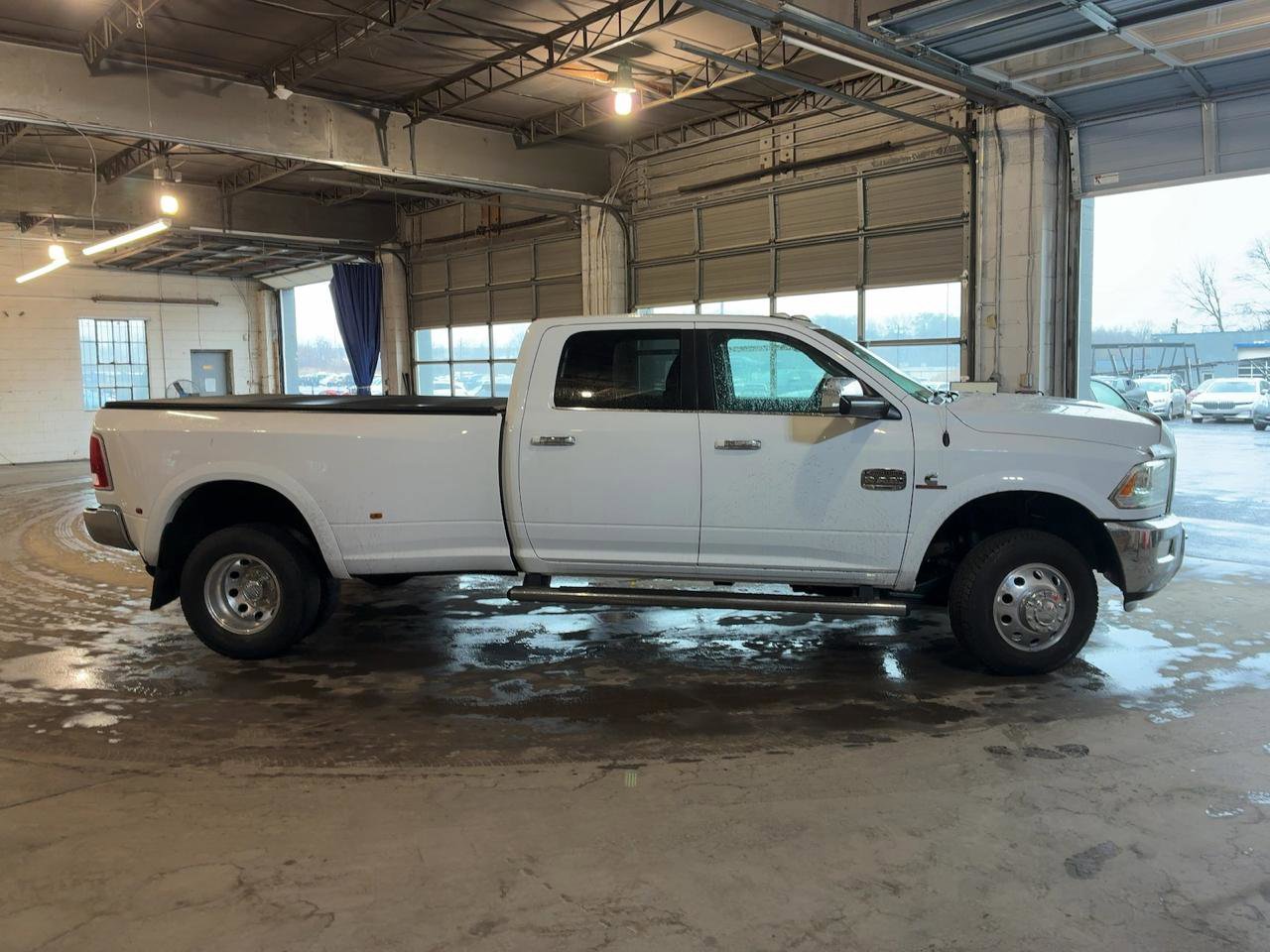 Used 2018 RAM 3500 Laramie Longhorn image 6