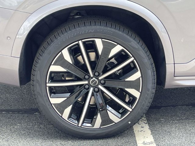 New 2027 Volvo XC90 B6 Plus AWD/4WD image 6