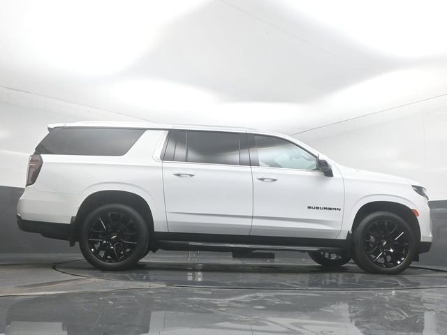 Used 2023 Chevrolet Suburban LT w/ Luxury Package image 56