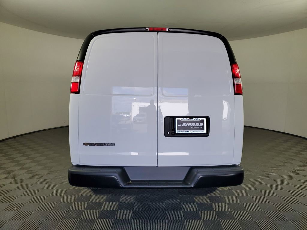 New 2026 Chevrolet Express 3500 Extended RWD image 5