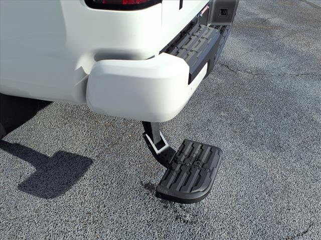 New 2026 Nissan Frontier SV w/ Tow Package AWD/4WD image 12