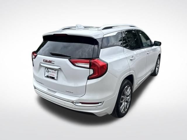 Used 2022 GMC Terrain Denali w/ Denali Premium Package AWD/4WD image 5