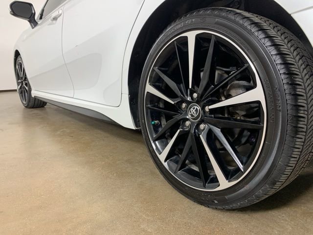 Used 2019 Toyota Camry XSE image 14