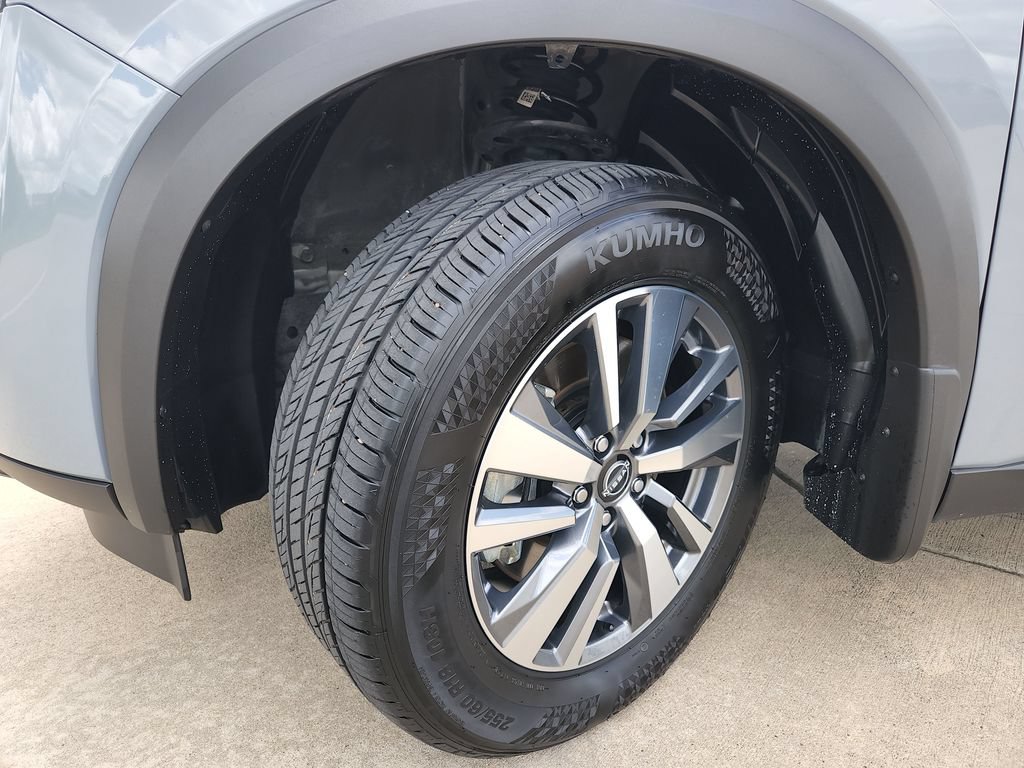 Certified 2024 Nissan Pathfinder SL w/ Black Appearance Package FWD image 34