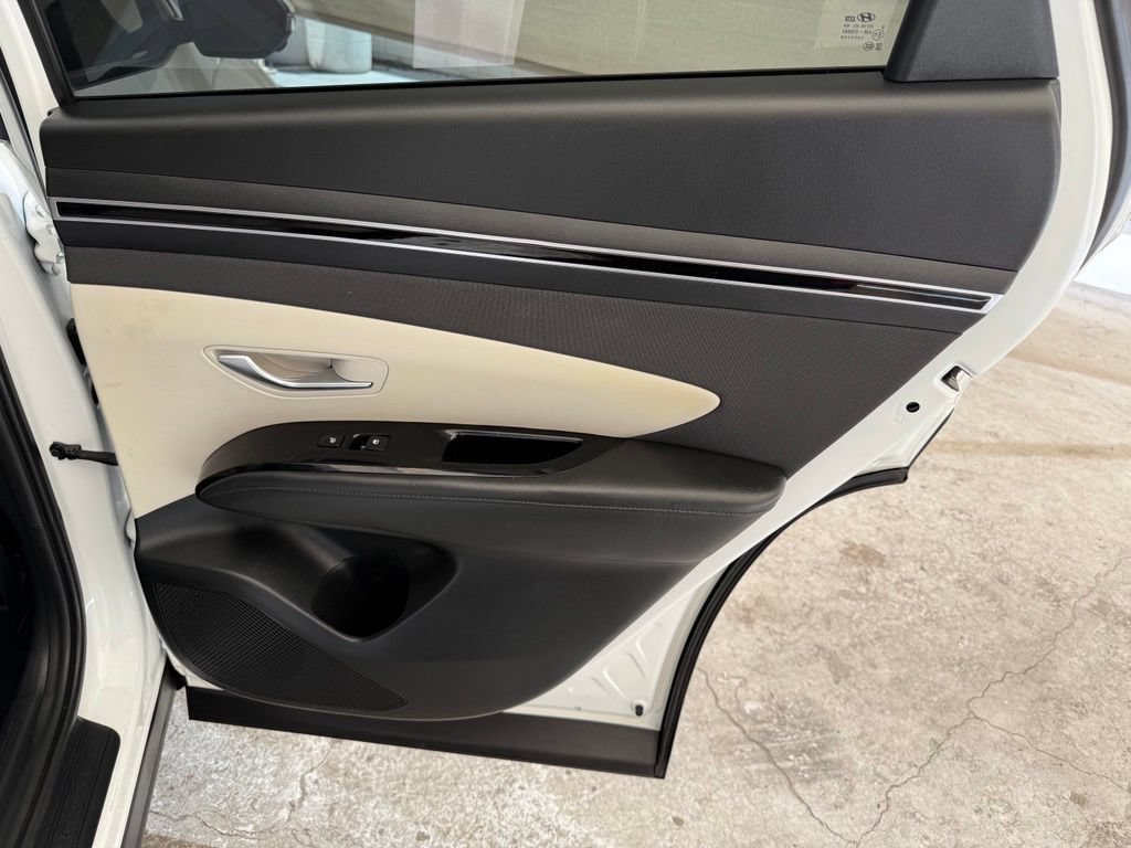 Used 2022 Hyundai Tucson Limited FWD image 16