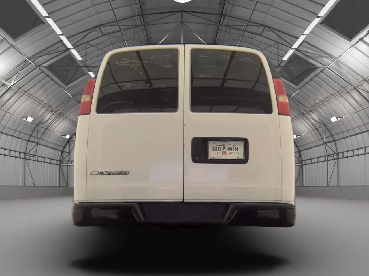 Used 2015 Chevrolet Express 2500 RWD image 11