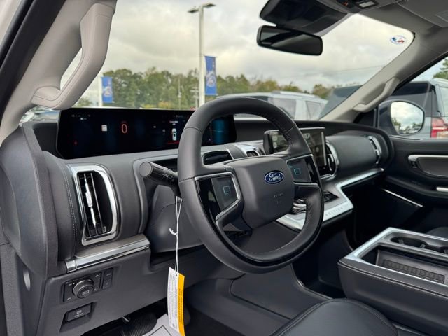 New 2025 Ford Expedition Platinum image 16