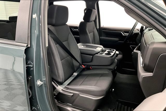 Used 2026 Chevrolet Silverado 1500 LT AWD/4WD image 8