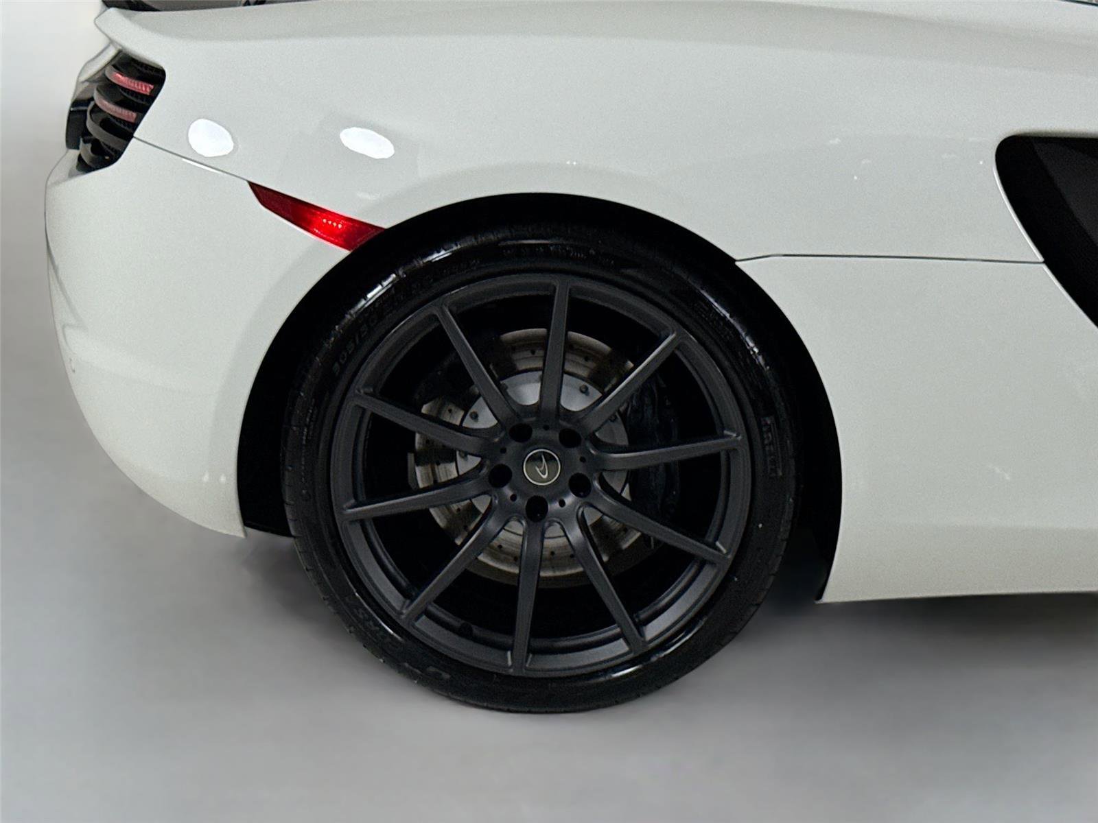 Used 2014 McLaren MP4-12C Spider RWD image 33