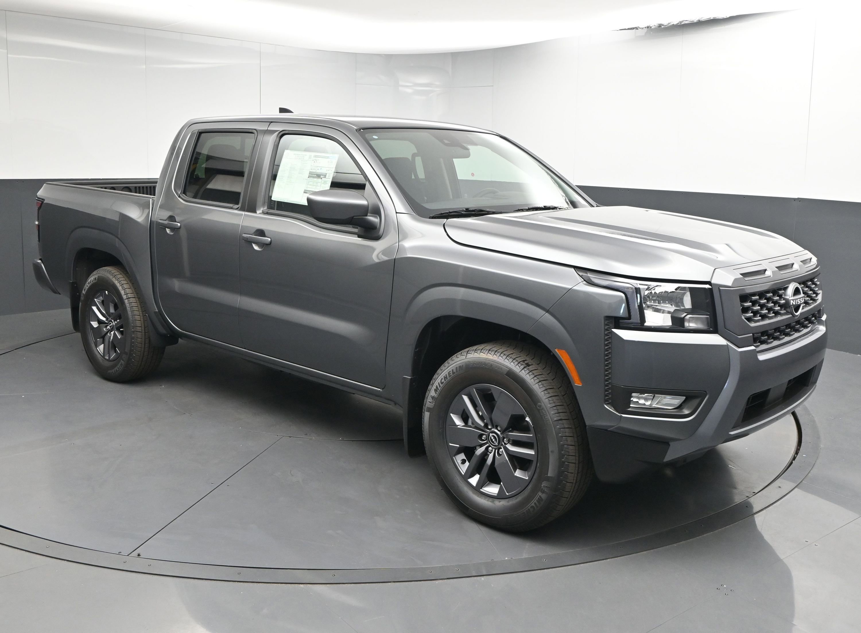 New 2025 Nissan Frontier SV w/ SV Convenience Package