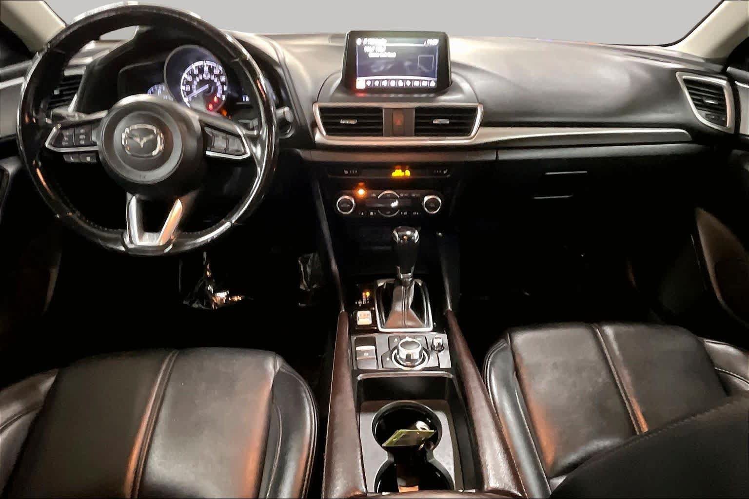 Used 2018 MAZDA MAZDA3 Touring FWD image 16