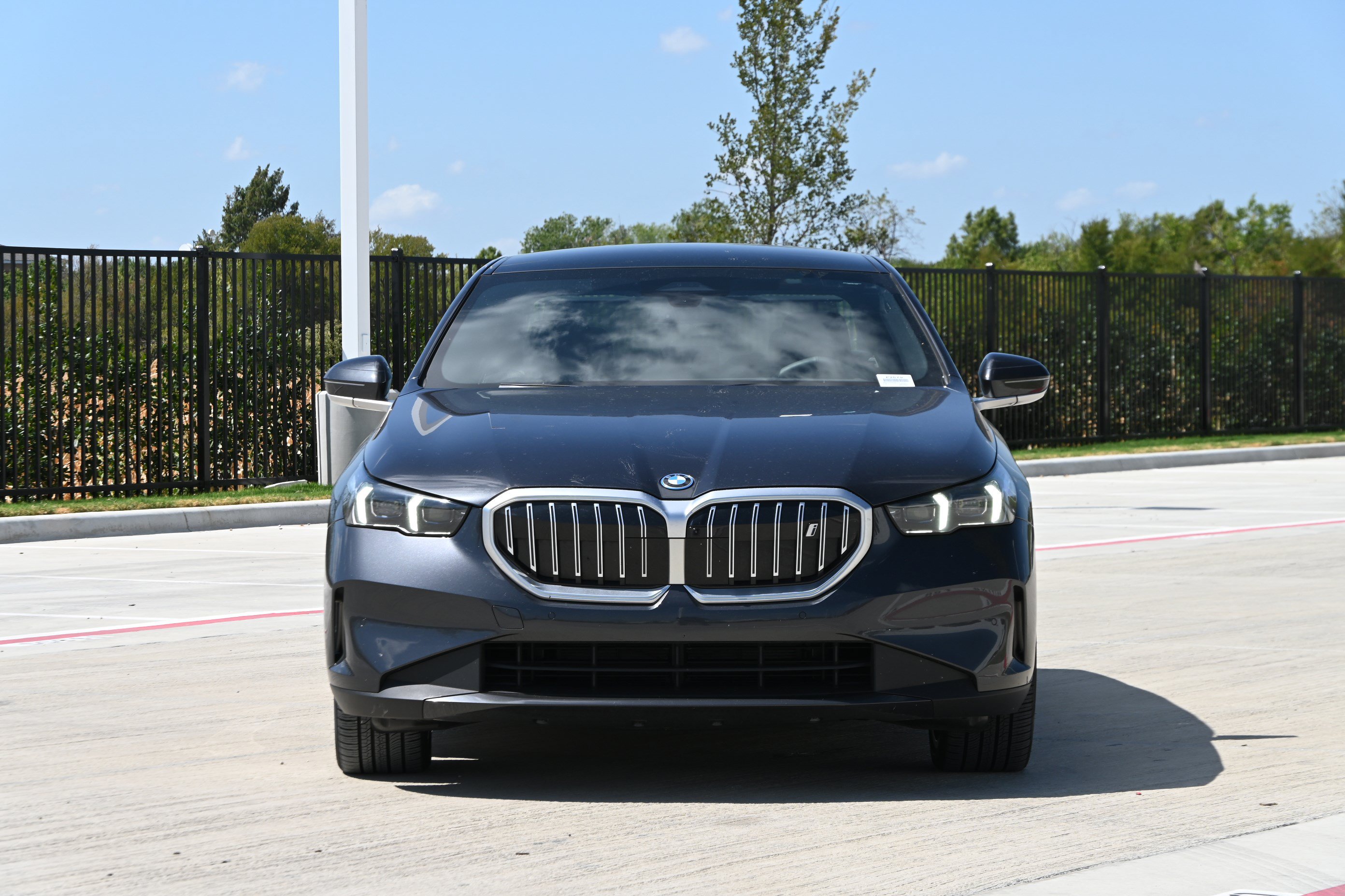 Certified 2026 BMW i5 eDrive40 AWD/4WD image 3