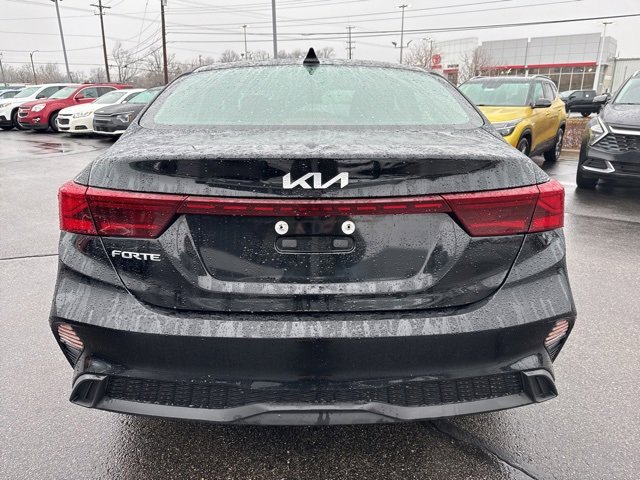 Used 2023 Kia Forte LXS image 6