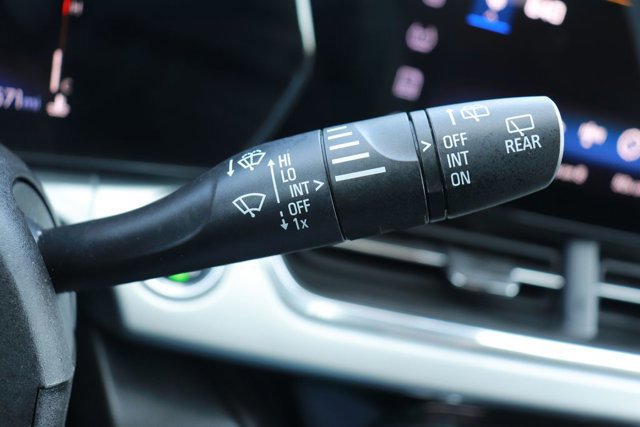 Used 2025 Chevrolet Trax LT image 21