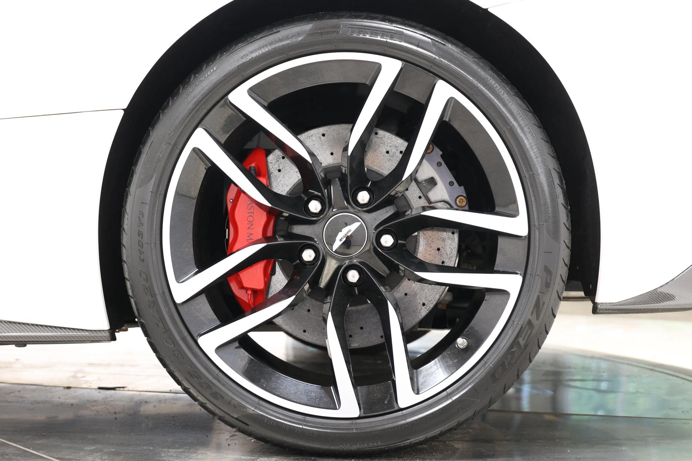 Used 2015 Aston Martin Vanquish Volante RWD image 83