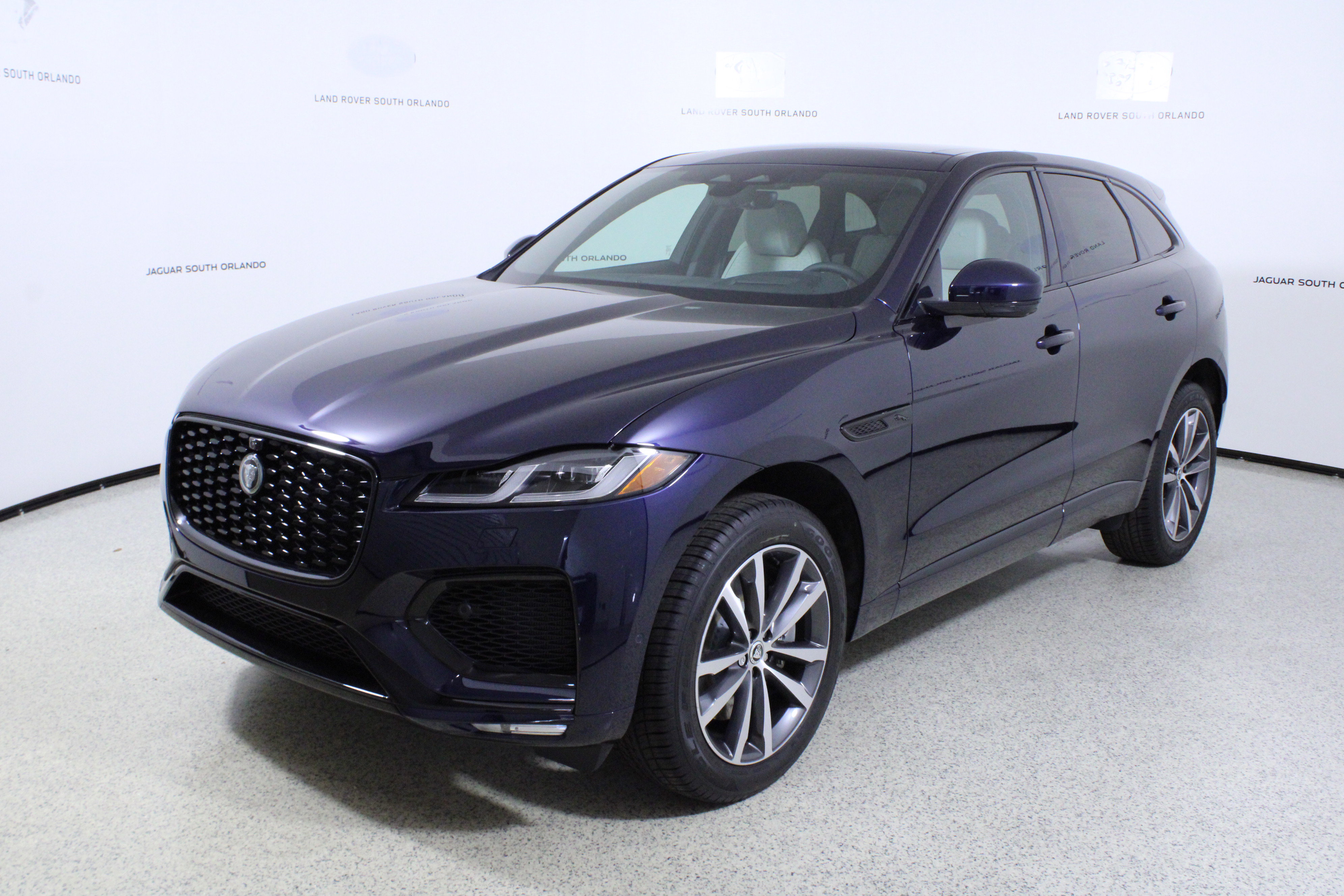 New 2026 Jaguar F-PACE R-Dynamic S image 4