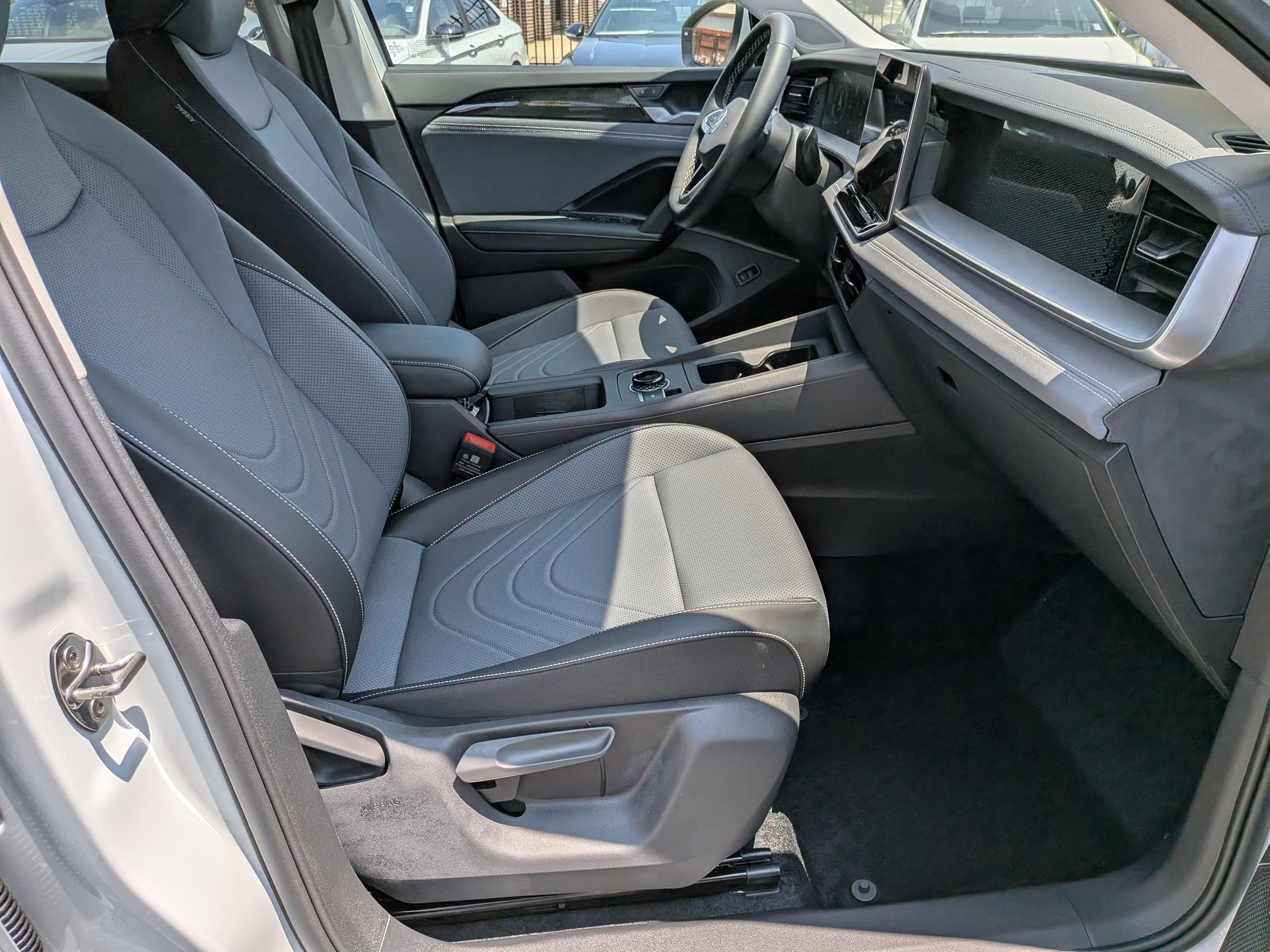 New 2026 Volkswagen Tiguan SE AWD/4WD image 35