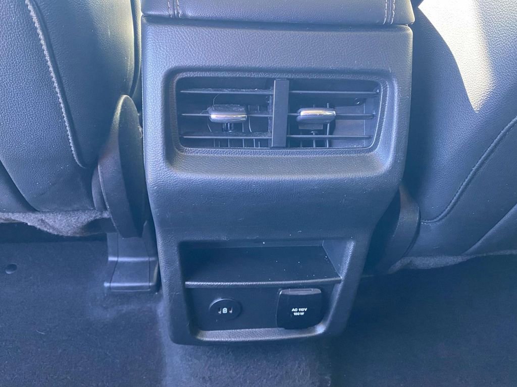 Used 2024 Ford Edge Titanium AWD/4WD image 11