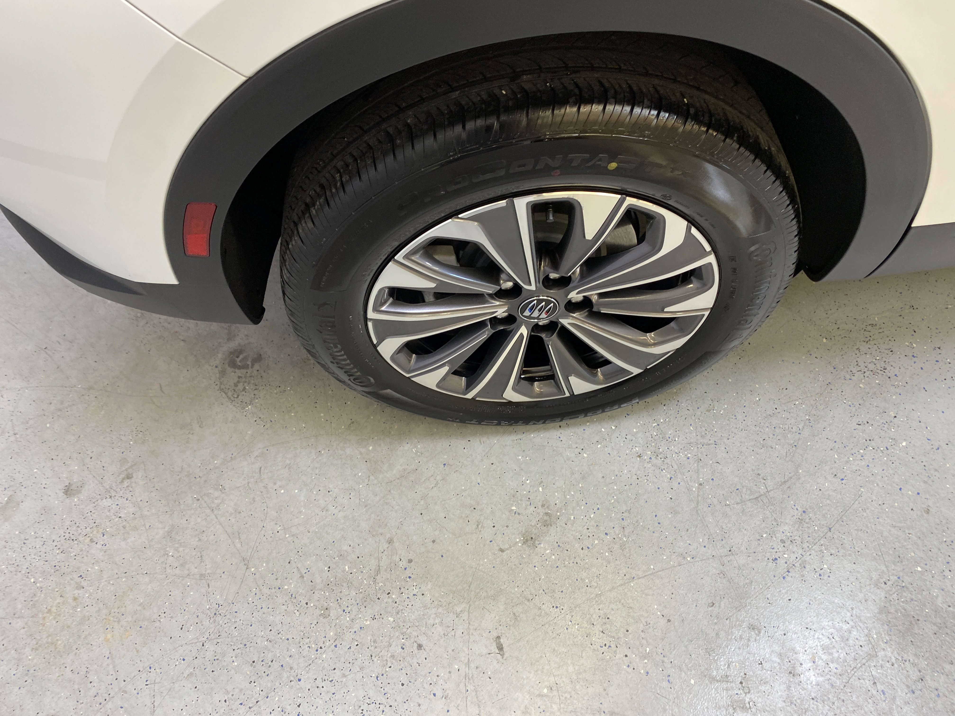 Used 2025 Buick Envision Preferred image 13