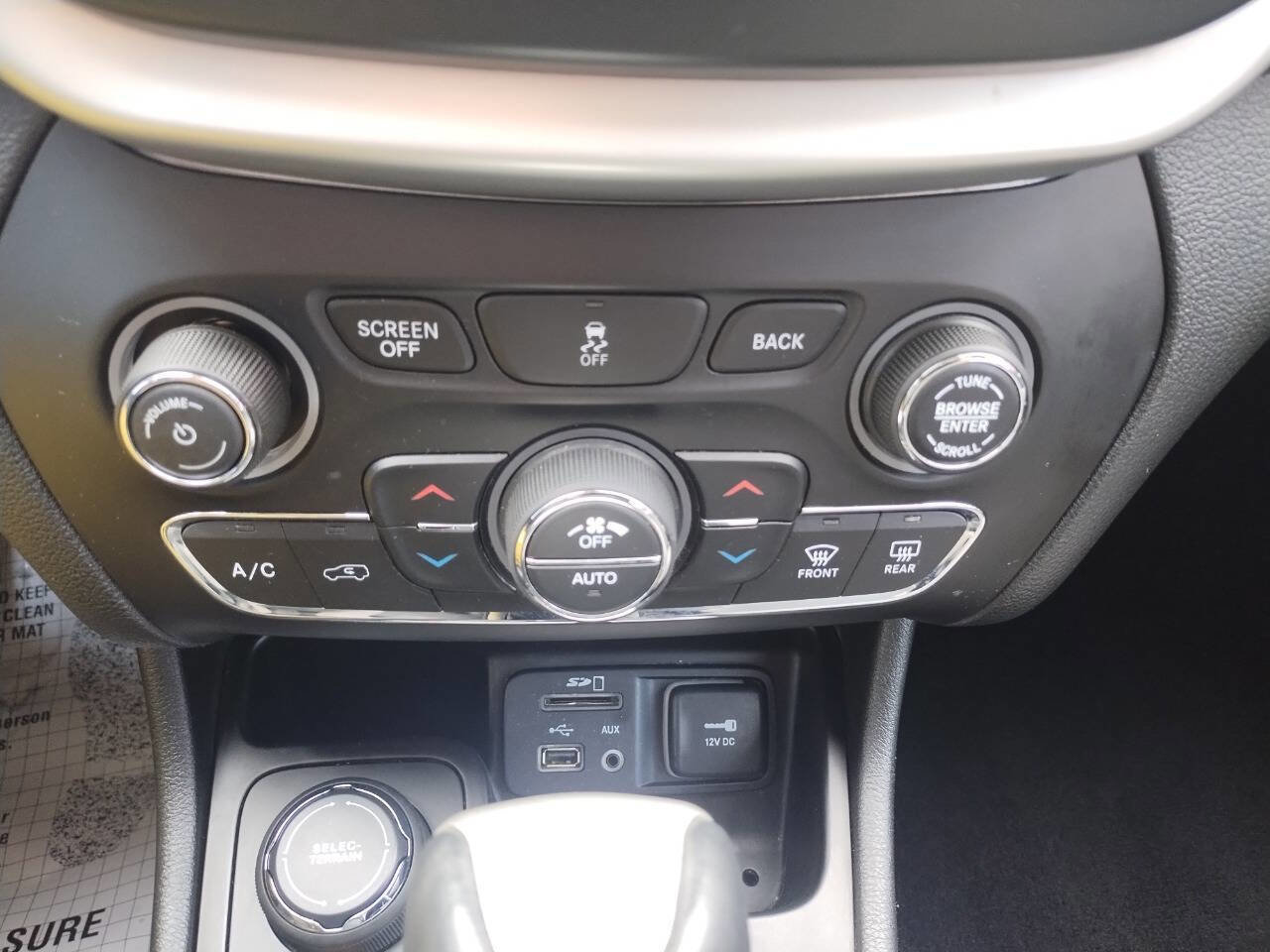 Used 2014 Jeep Cherokee Limited image 6