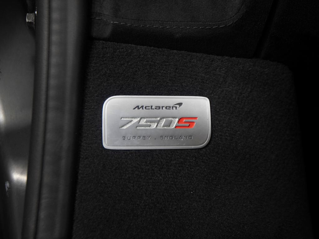 Used 2026 McLaren 750S Spider RWD image 14