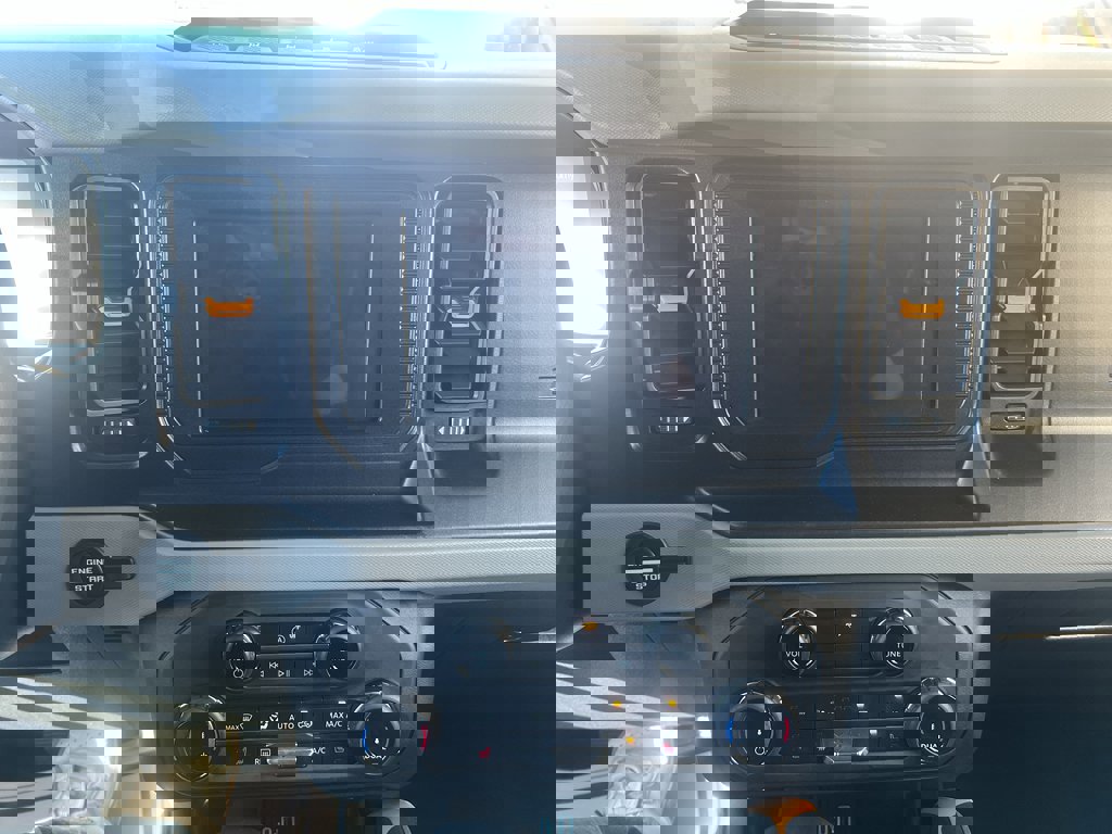 Used 2022 Ford Bronco Badlands image 20