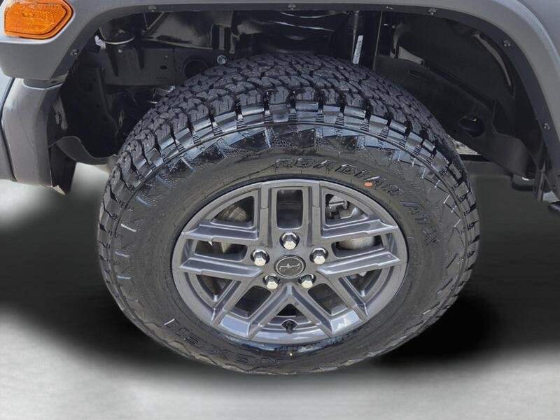 Used 2025 Jeep Wrangler Unlimited Sport AWD/4WD image 9
