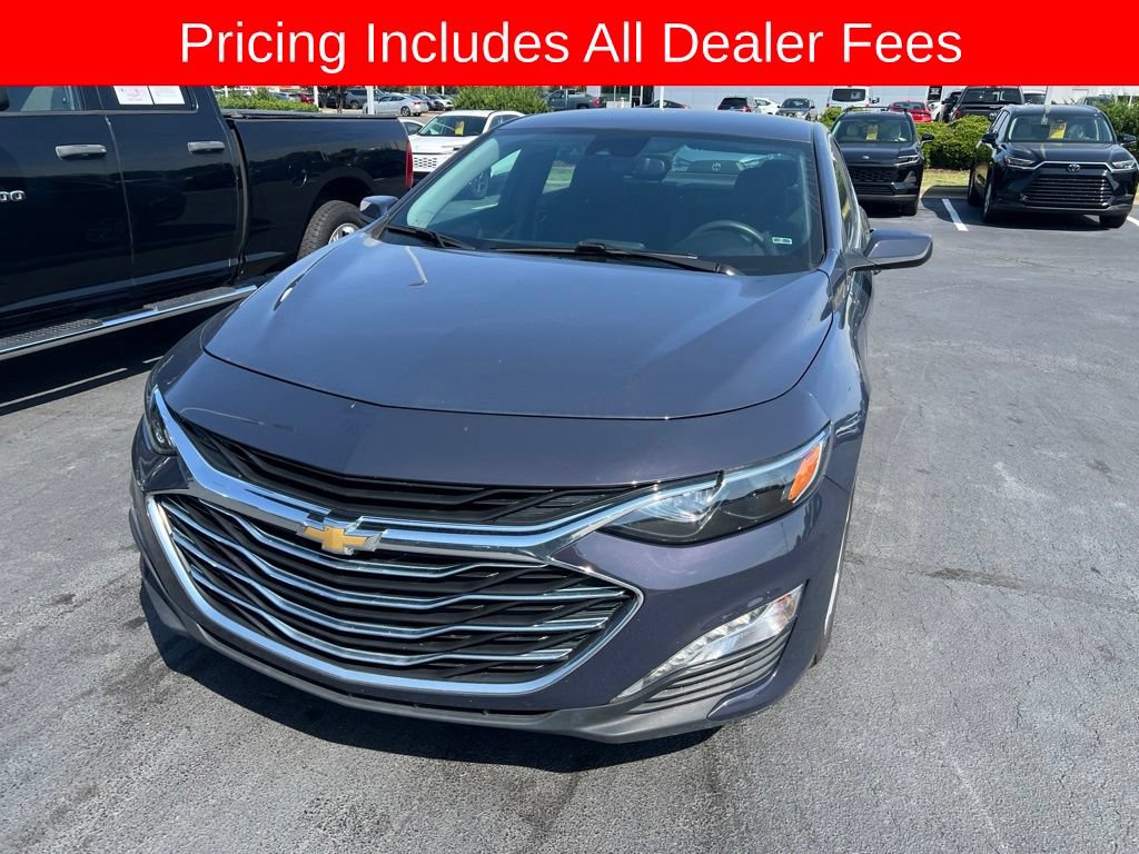 Used 2025 Chevrolet Malibu LT FWD image 2