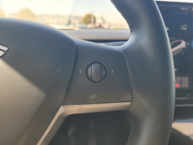 Used 2020 Tesla Model Y Long Range AWD/4WD image 28