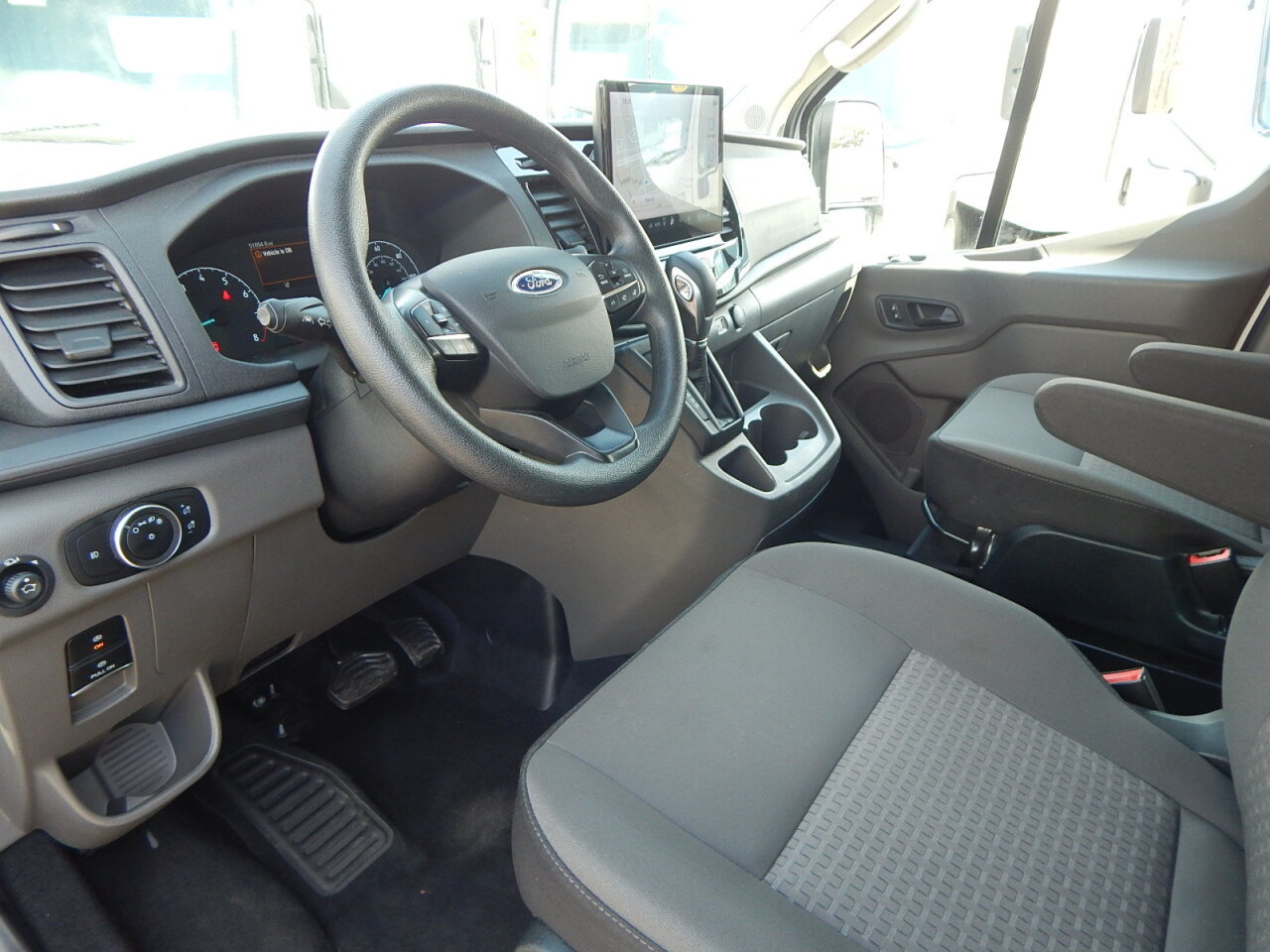 Used 2023 Ford Transit 350 XLT RWD image 17
