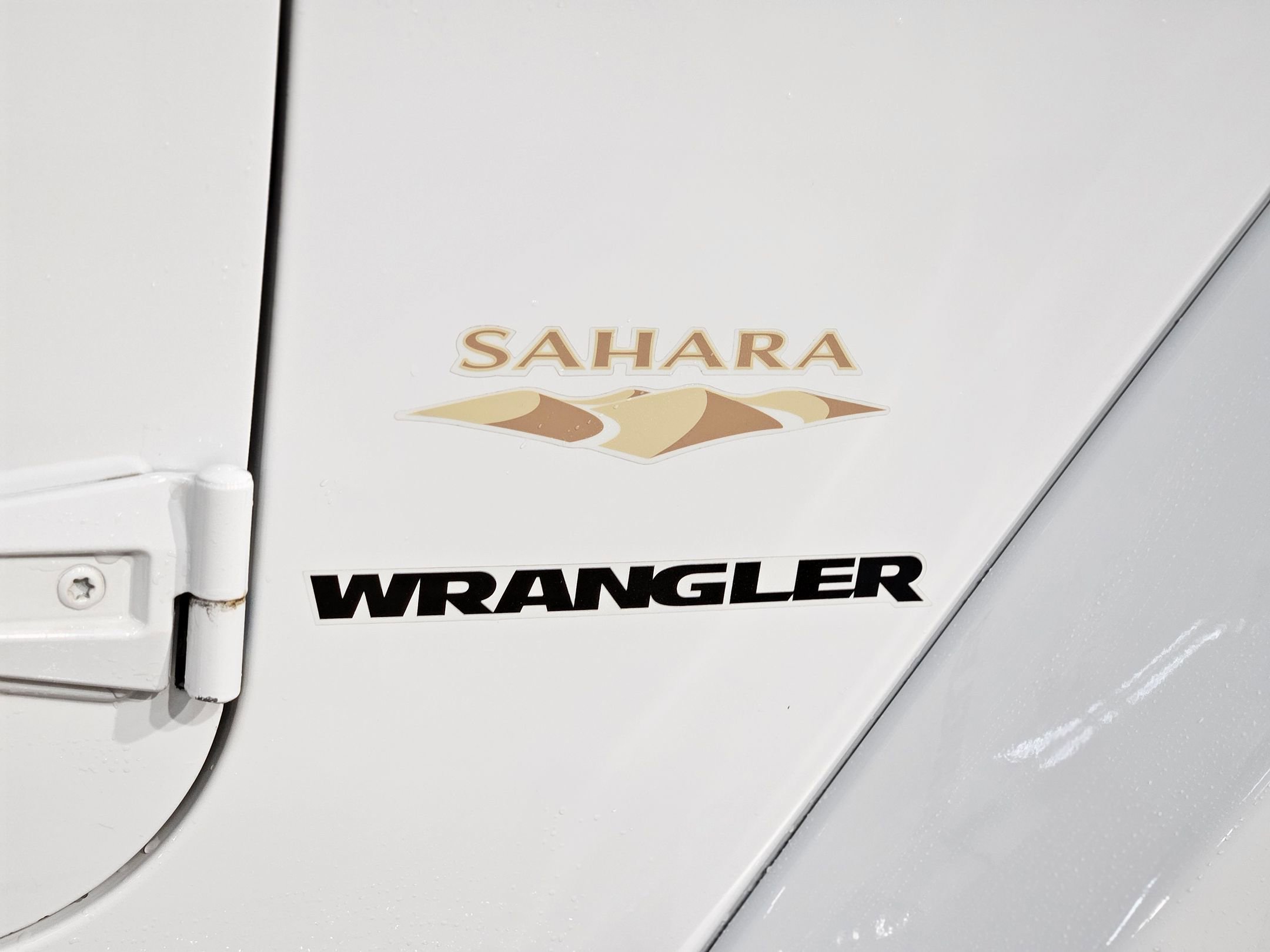 Used 2014 Jeep Wrangler Sahara w/ Connectivity Group AWD/4WD image 31