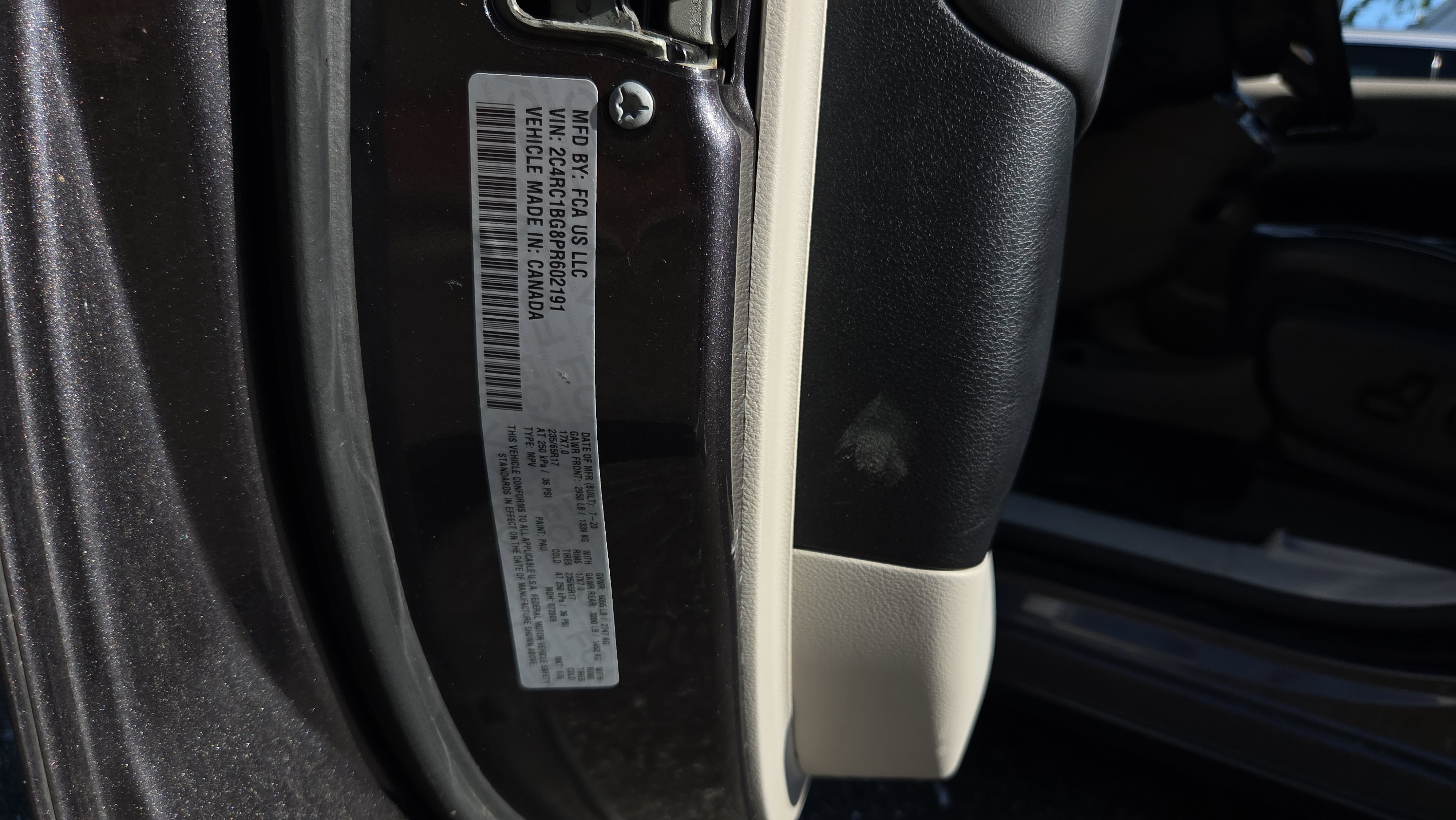 Used 2023 Chrysler Pacifica Touring-L FWD image 16