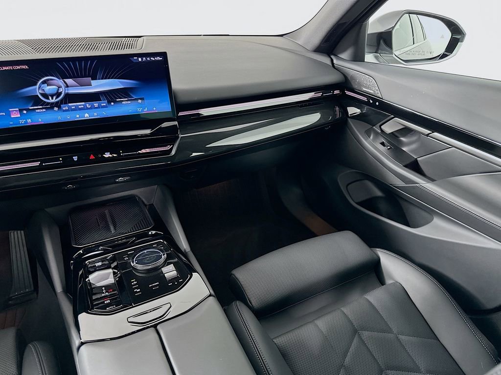 Used 2025 BMW 530i 530i w/ Premium Package image 24