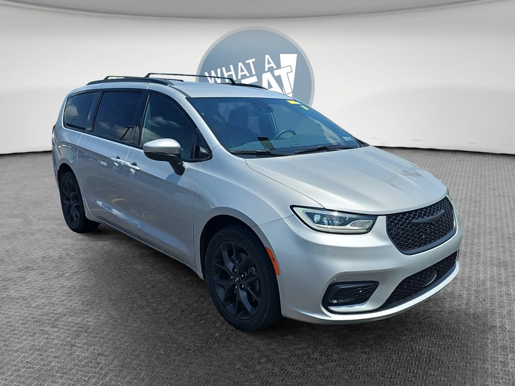 Certified 2023 Chrysler Pacifica Touring-L w/ S Appearance Package AWD/4WD image 1