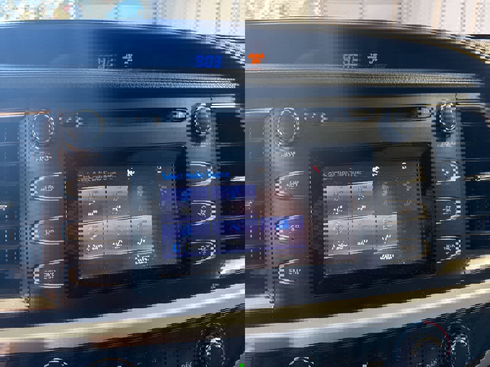 Used 2014 Toyota Highlander LE image 28