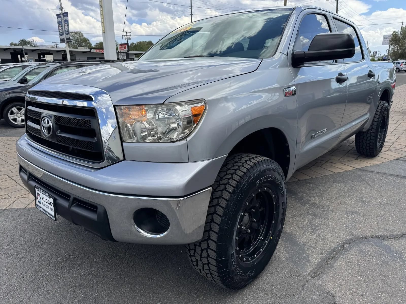 Used 2010 Toyota Tundra 4x4 CrewMax w/ Tow Pkg image 6