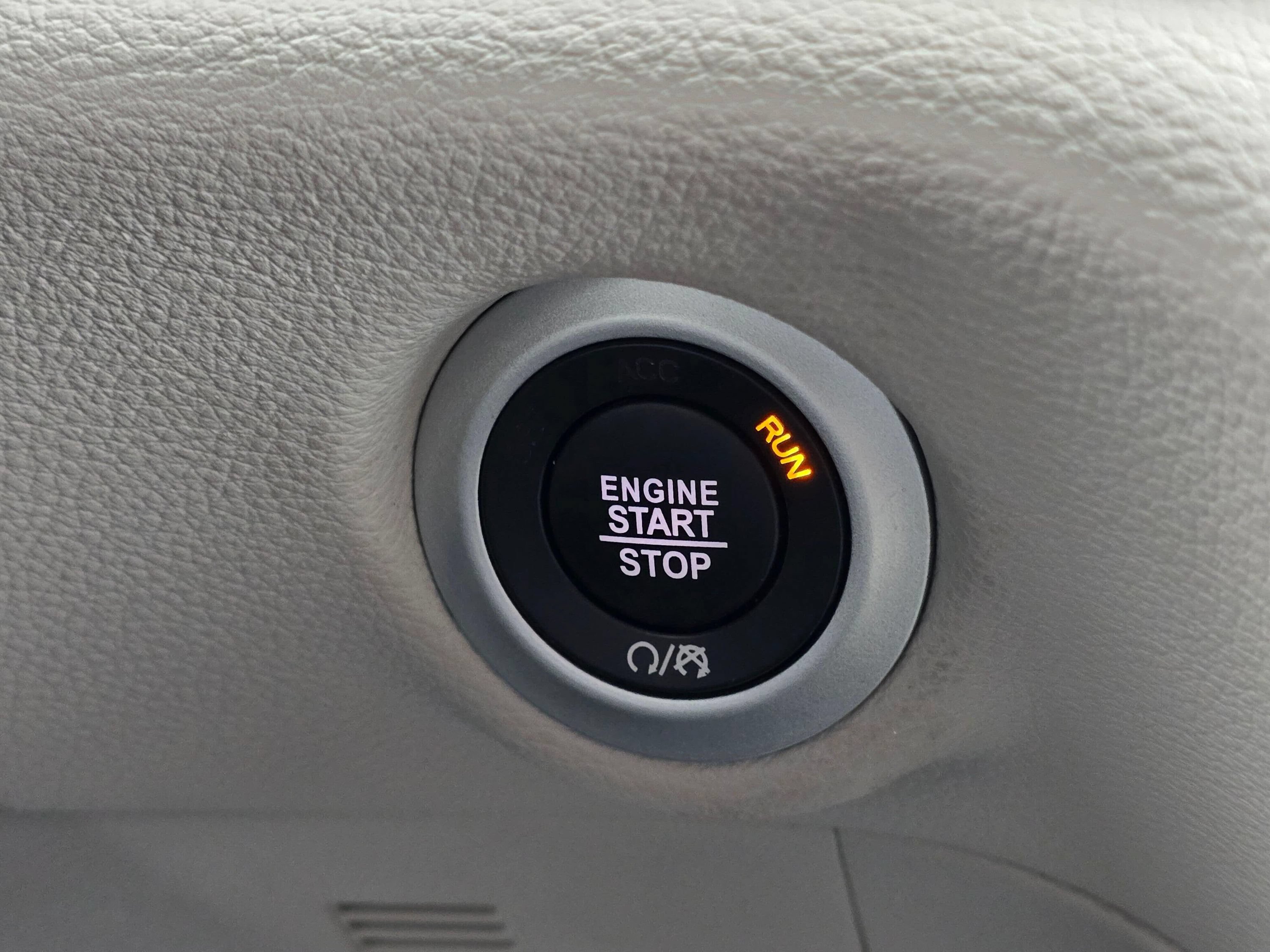 Used 2022 Chrysler Pacifica Limited FWD image 40