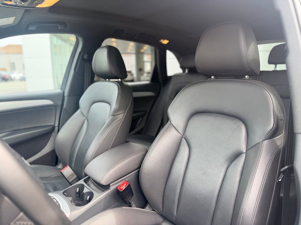 Used 2017 Audi Q5 2.0T Premium Plus w/ Technology Package image 11