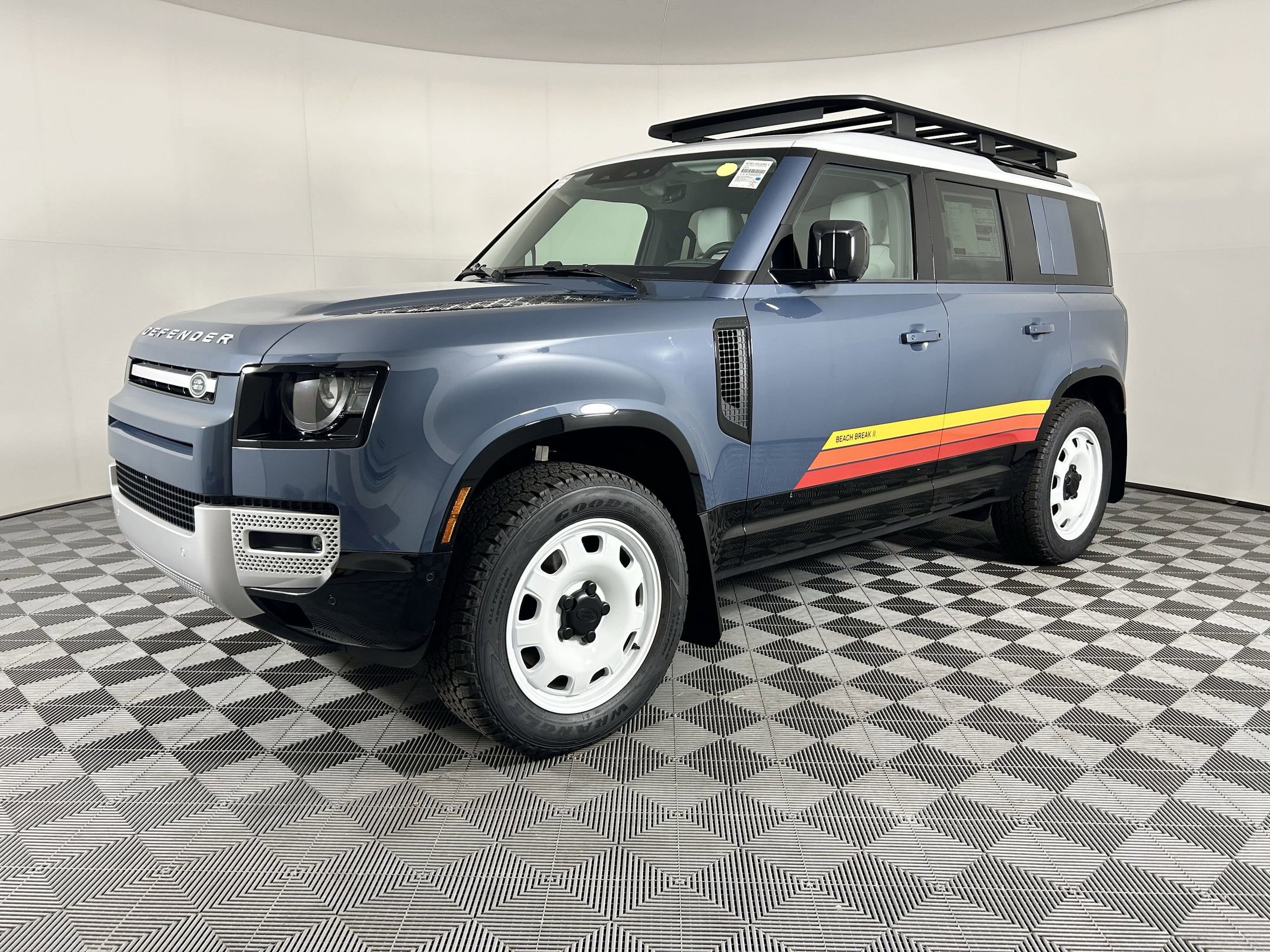 New 2025 Land Rover Defender 110 S image 1